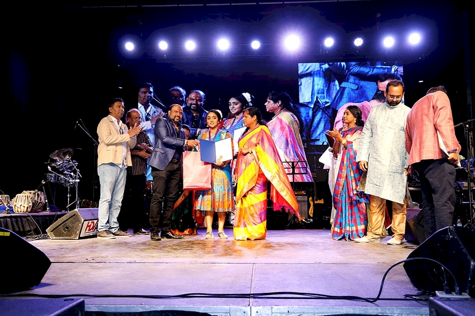 Community/Media/ Human Rights for her Outstanding and  Distinguished Services  for  Tamil Entertainment Television - TET- 2022 By National Ethnic Press and Media Council of Canada